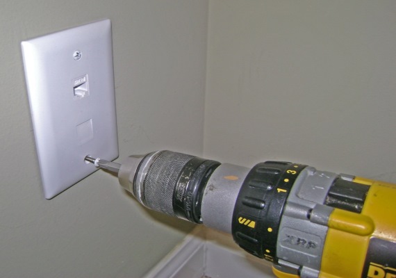 Wall Faceplate installation.